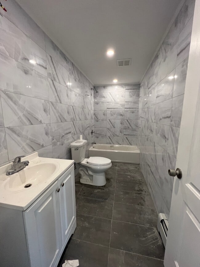 11446 Farmers Blvd Rentals in Saint Albans, NY