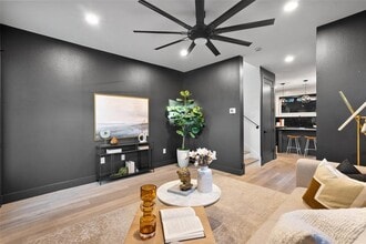 2209 Rae Dell Ave in Austin, TX - Building Photo - Building Photo