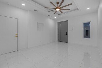 3911 Yoyis St in Laredo, TX - Building Photo - Building Photo