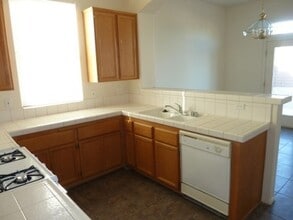 9716 Panorama Cliff Dr in Las Vegas, NV - Building Photo - Building Photo