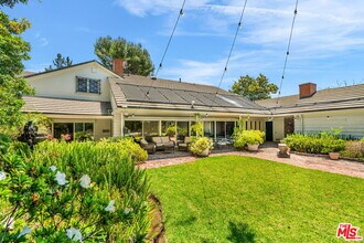 701 Sierra Dr in Beverly Hills, CA - Building Photo - Building Photo