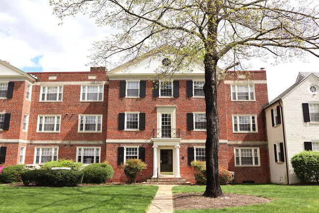 45 E Lock Ln