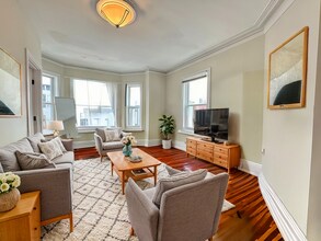 839 Parker St in Boston, MA - Foto de edificio - Building Photo