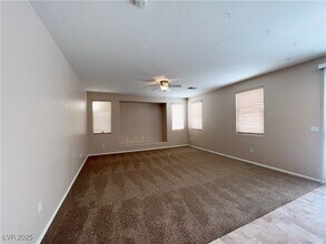 251 Hickory Heights Ave in Las Vegas, NV - Building Photo - Building Photo