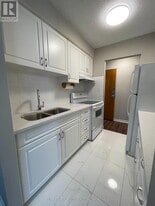 151 Plymouth Rd in Welland, ON - Building Photo