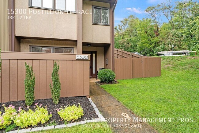 15300 Postillion Terrace in Woodbridge, VA - Building Photo - Building Photo