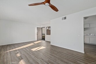 442 N Vía Porto in Anaheim, CA - Building Photo - Building Photo