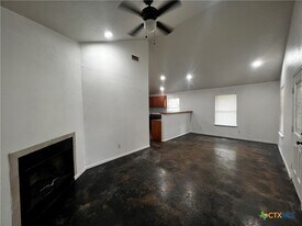 41340 FM3159 in Canyon Lake, TX - Building Photo