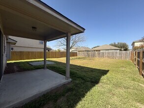 2137 Dorman Dr in New Braunfels, TX - Foto de edificio - Building Photo