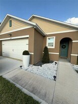2173 Tay Wes Dr in St. Cloud, FL - Building Photo