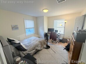 11 Kent Ct, Unit 4f in Somerville, MA - Building Photo - Building Photo