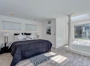 32 Lewis Rd in East Quogue, NY - Building Photo - Building Photo