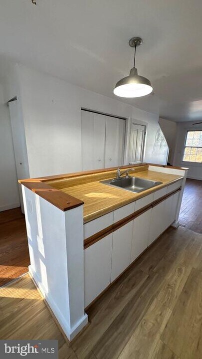 8486 Main St in Ellicott City, MD - Building Photo