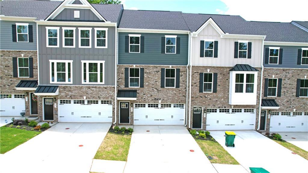 939 Woods Chapel Rd in Sugar Hill, GA - Building Photo