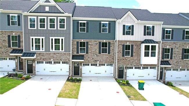 property at 939 Woods Chapel Rd