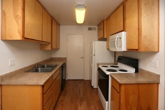 Berryhill in Grass Valley, CA - Building Photo - Interior Photo