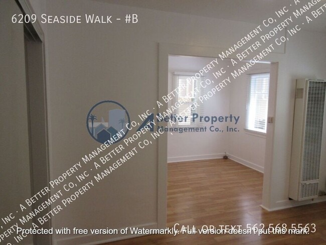 6209 E Seaside Walk in Long Beach, CA - Building Photo - Building Photo