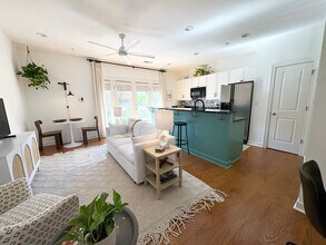 1903 Kenilworth Ave, Unit 110A in Charlotte, NC - Building Photo - Building Photo