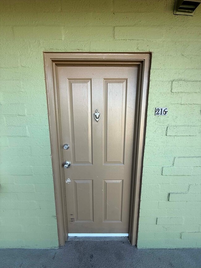 property at 931 N Euclid Ave