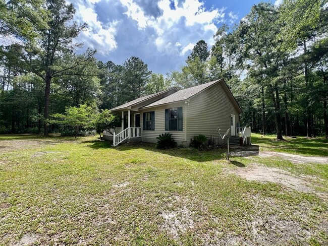 property at 225 Palomino Dr
