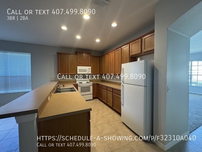 250 Venetian Bay Cir in Sanford, FL - Building Photo - Building Photo
