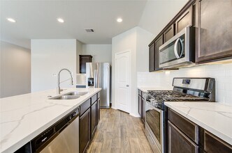 21335 Hendricks Holw Ln in Katy, TX - Foto de edificio - Building Photo