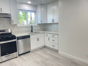 4594 Gardena Dr in Riverside, CA - Building Photo - Building Photo