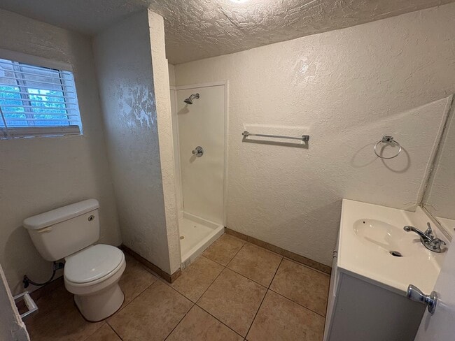 1101 N Stevenson St in Visalia, CA - Building Photo - Building Photo