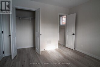 200 John St W in Bradford West Gwillimbury, ON - Building Photo - Building Photo