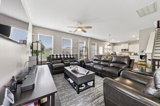 404 Black Thorn Ln in Gallatin, TN - Foto de edificio - Building Photo