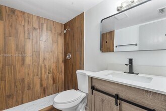 1715 N 16th Ave in Hollywood, FL - Building Photo - Building Photo