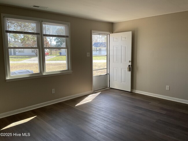 503 Elm St in Jacksonville, NC - Building Photo - Building Photo