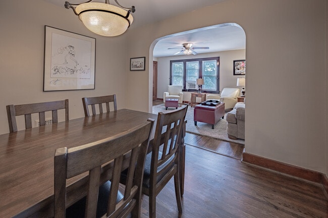 118 Nassau Ave, Unit Upper Apartment