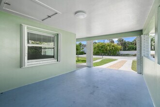 12 Wellesley Dr in Lake Worth Beach, FL - Building Photo - Building Photo