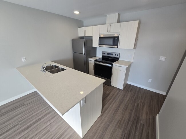 420 Chrislind St in Winnipeg, MB - Building Photo - Building Photo