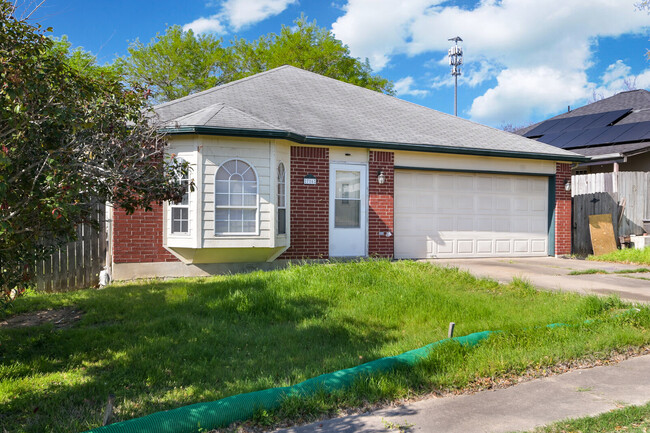 property at 716 Lago Vista St