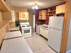2201 S Highland Ave in Lombard, IL - Building Photo - Building Photo