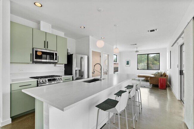 5725 Toscana Ave in Austin, TX - Building Photo - Building Photo
