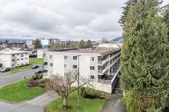 Cedar Ridge in Chilliwack, BC - Building Photo - Building Photo