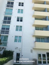 3000 Coral Way, Unit 1101 in Coral Gables, FL - Foto de edificio - Building Photo