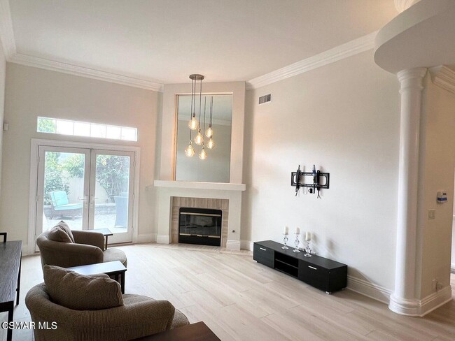 3121 E Hillcrest Dr in Westlake Village, CA - Building Photo - Building Photo