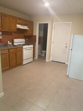 208 Bloomfield Ave in Bloomfield, NJ - Building Photo - Building Photo
