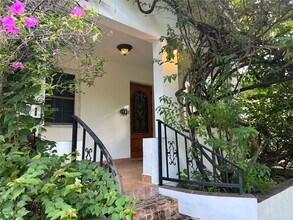 641 Zamora Ave in Coral Gables, FL - Building Photo - Building Photo