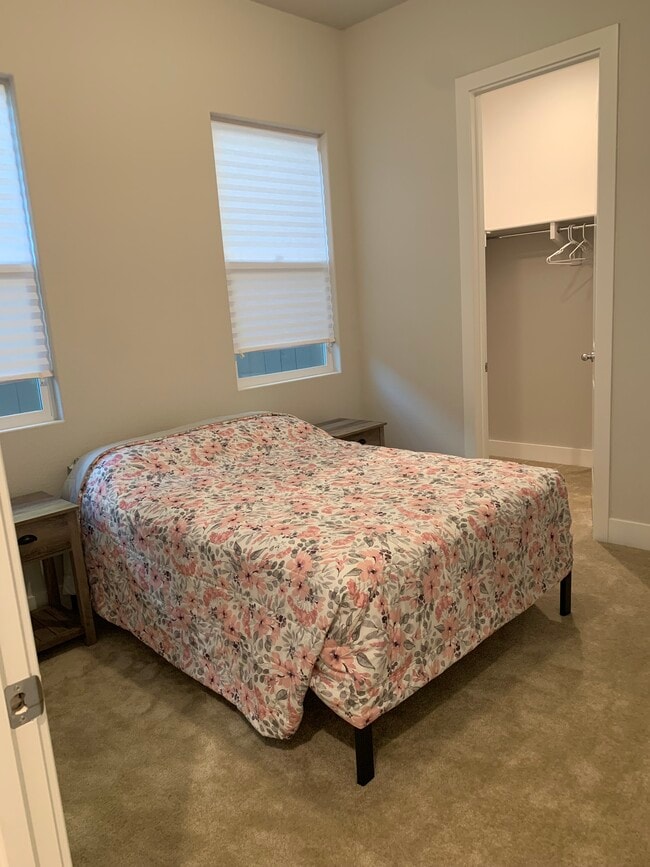 property at 631 Periwinkle Dr