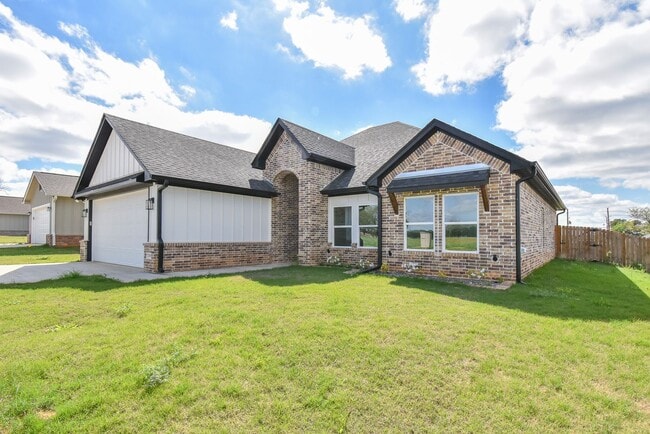 210 Nolan Farms Blvd in Winona, TX - Building Photo - Building Photo