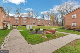 200 Spruce St-Unit -B29 in Doylestown, PA - Foto de edificio - Building Photo