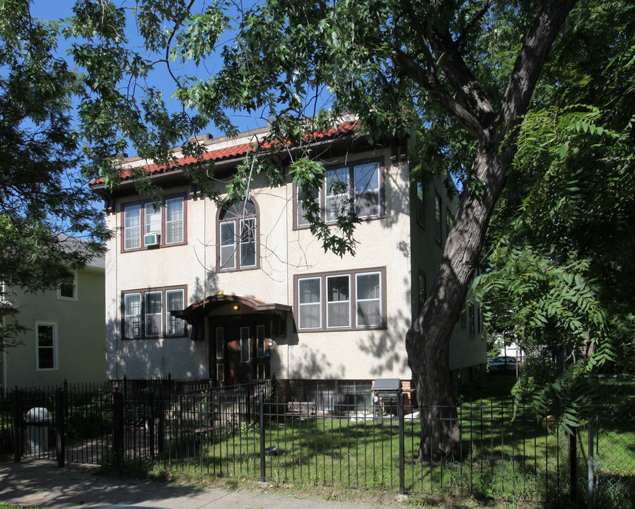 2504 17th Ave S in Minneapolis, MN - Building Photo