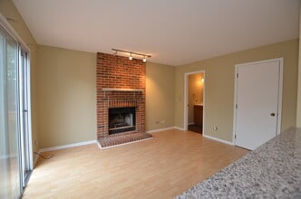 387 Amy Ct in Naperville, IL - Building Photo - Building Photo