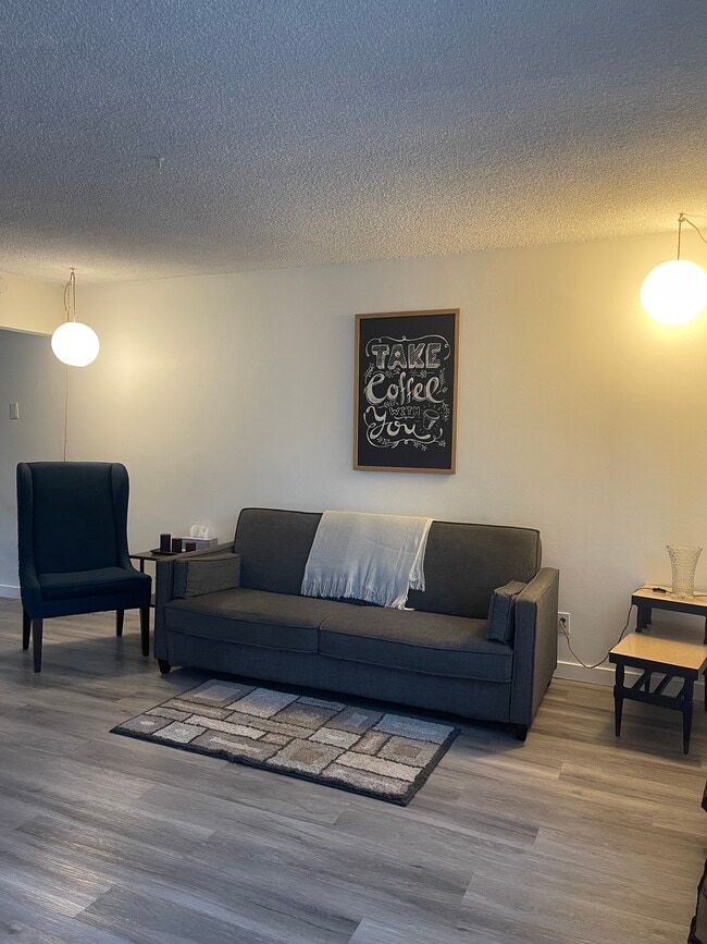 2929 Okell Dr in Los Angeles, CA - Building Photo - Building Photo