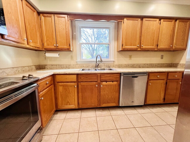 2305 Moors Landing in Chesapeake, VA - Foto de edificio - Building Photo